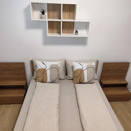 Rose Apartment *
